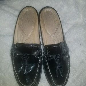 naturalizer leather slides